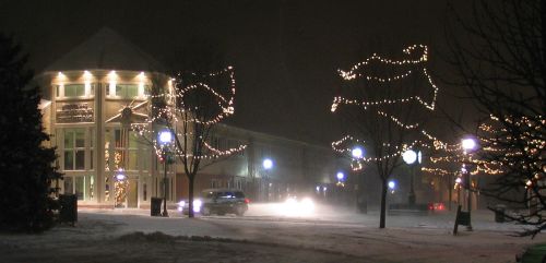 Snowstorm in Perkasie Olde Towne (22k image)